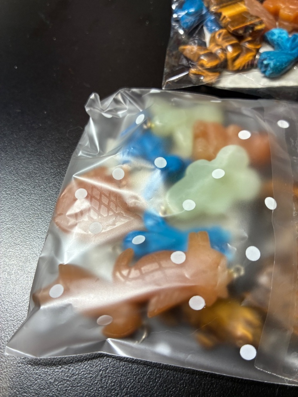 Mixed gemstone carved Animal Shaped Multicolor pendants - Picture 8 of 10